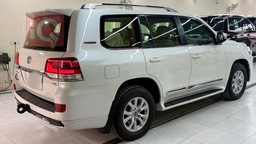 تويوتا لاندكروزر